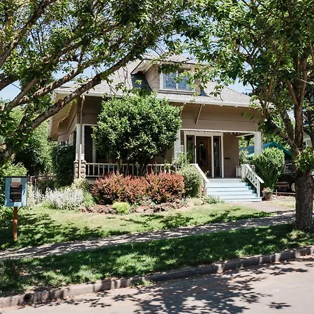 Southeast Portland Comfy & Eclectic Craftsman Home